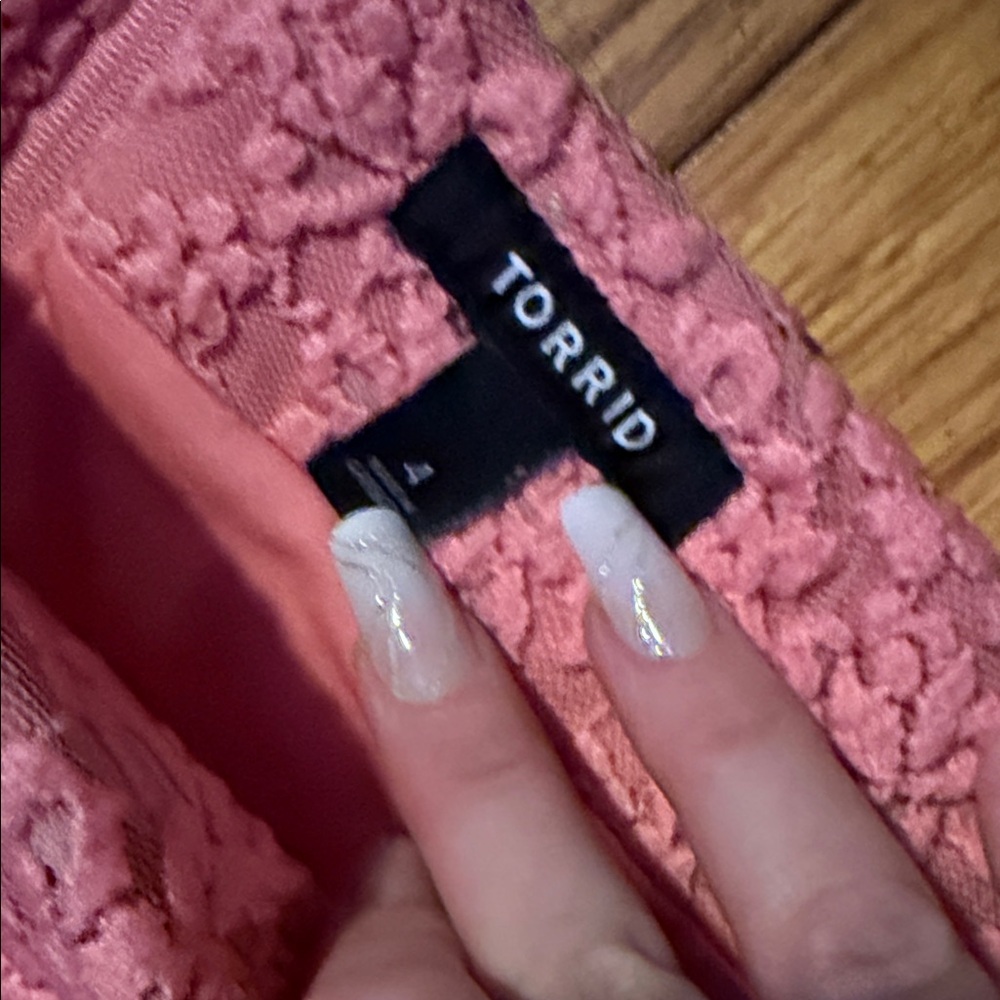 Beautiful Torrid Blush Pink Lace Pencil Skirt - Picture 4 of 6